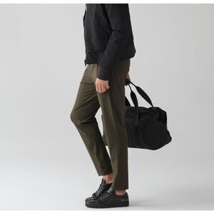 Lululemon On The Fly Pant 28" Dark Olive Women's Size 6